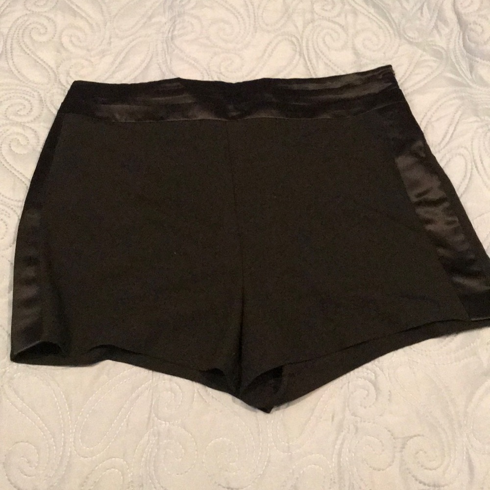 Forever 21 mini Tuxedo shorts.  Size Large